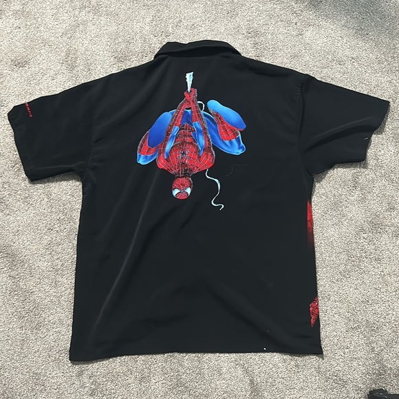 2002 Amazing Spider Man Marvel Button Up - Picture 3 of 4
